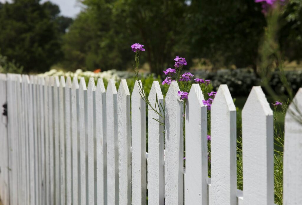 How to fit feather edge fence boards